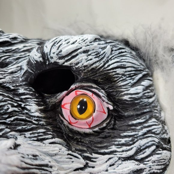 Werewolf Wolf Monster Halloween Rubber Mask White Black Gray Faux Fur 2018 - Picture 2 of 9